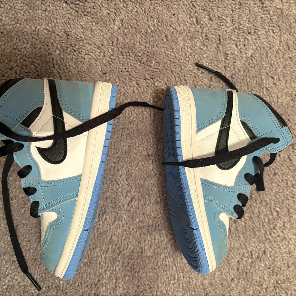 Kids High-Top Jordan 1 - Light Blue / White / Black 7c - Picture 4 of 8